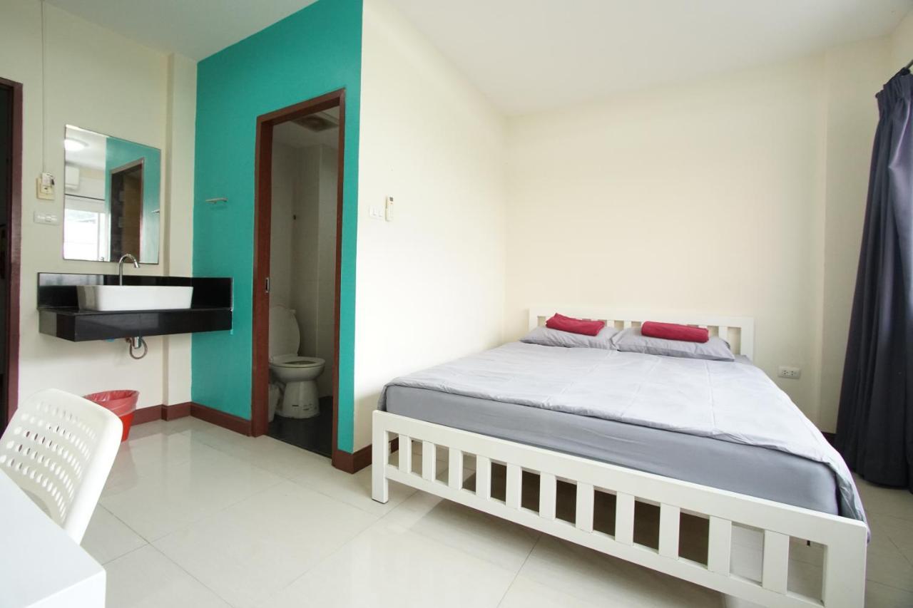 Bedbox And Hostal